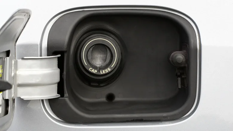 Ford's Capless Fuel Filler: A Double-Edged Design - image 2