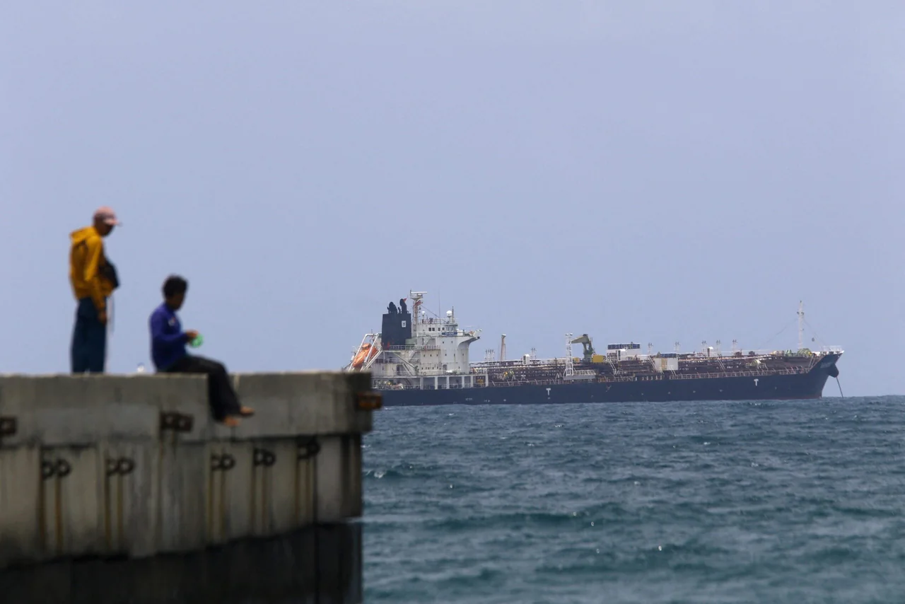 Shipping Giants Halt Cuba Bookings Amid US Executive Order