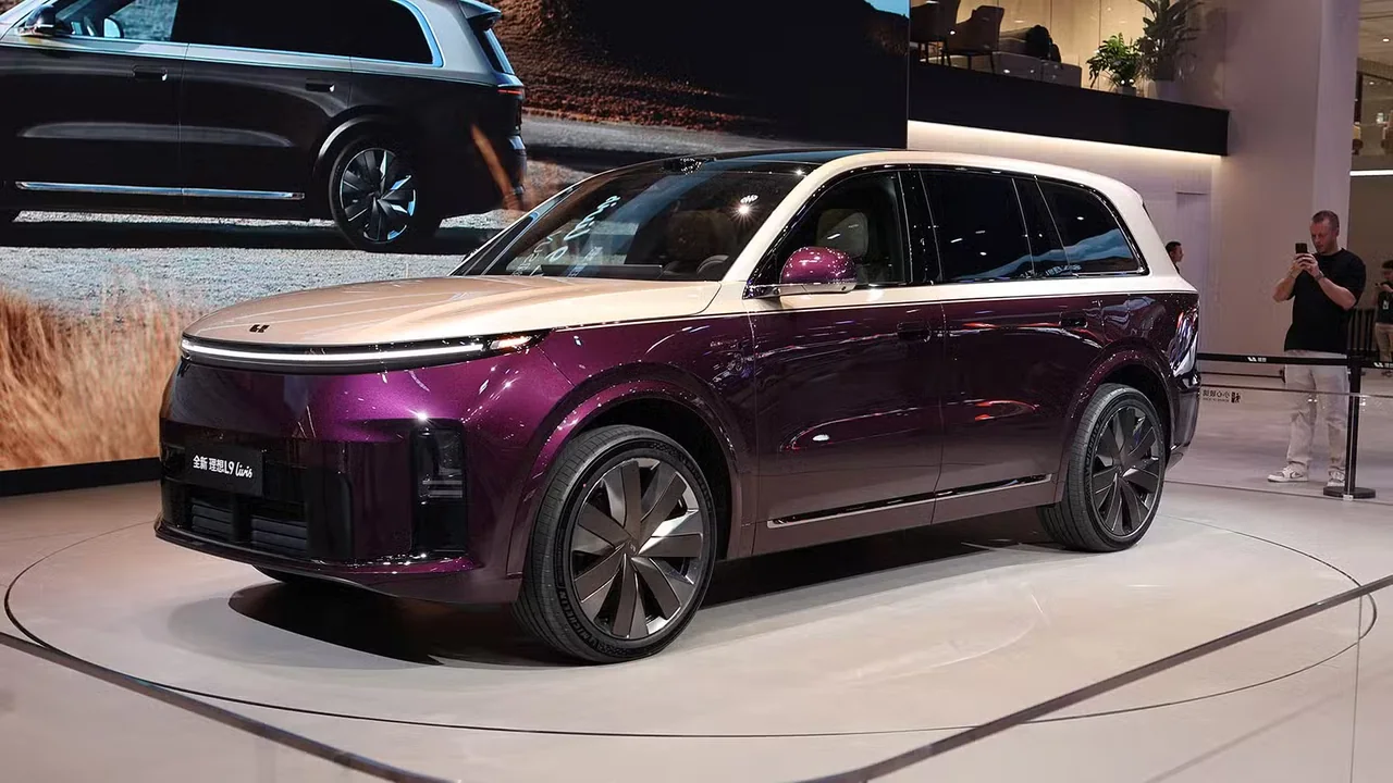 Li Auto Shares Plummet After Updated SUV Launch