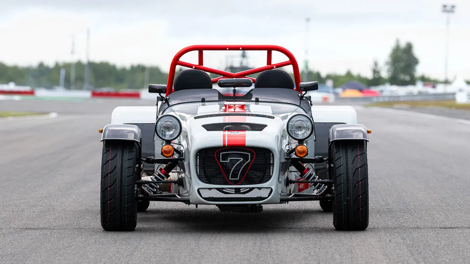 Caterham's Nurburgring Tribute - image 2