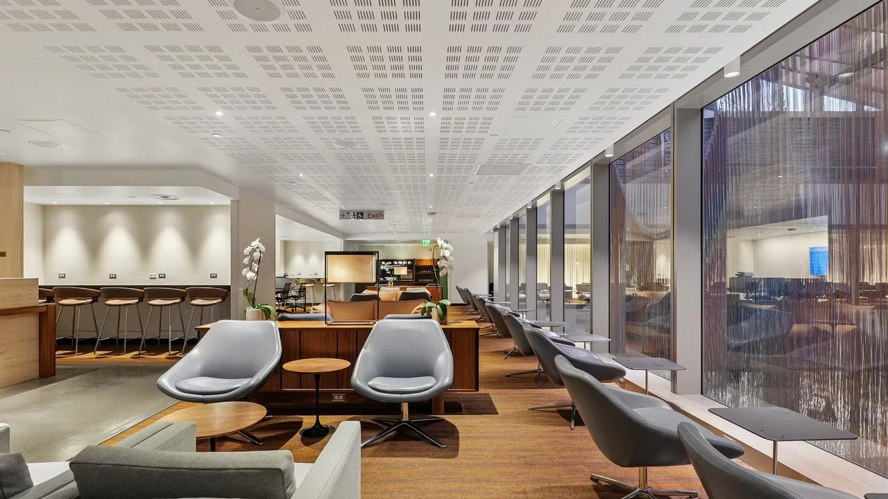 LAX Business Class Lounge Gets Major Refresh