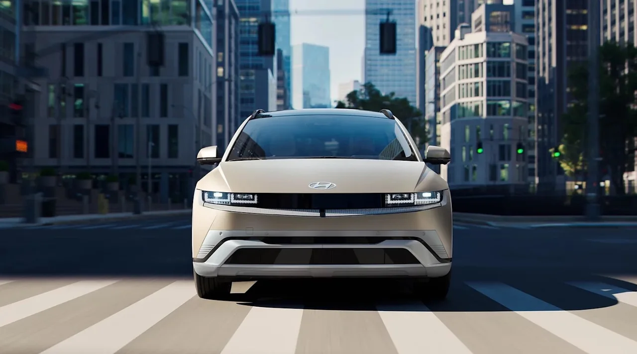 Hyundai Santa Fe Hybrid vs IONIQ 5: Fuel Costs Compared