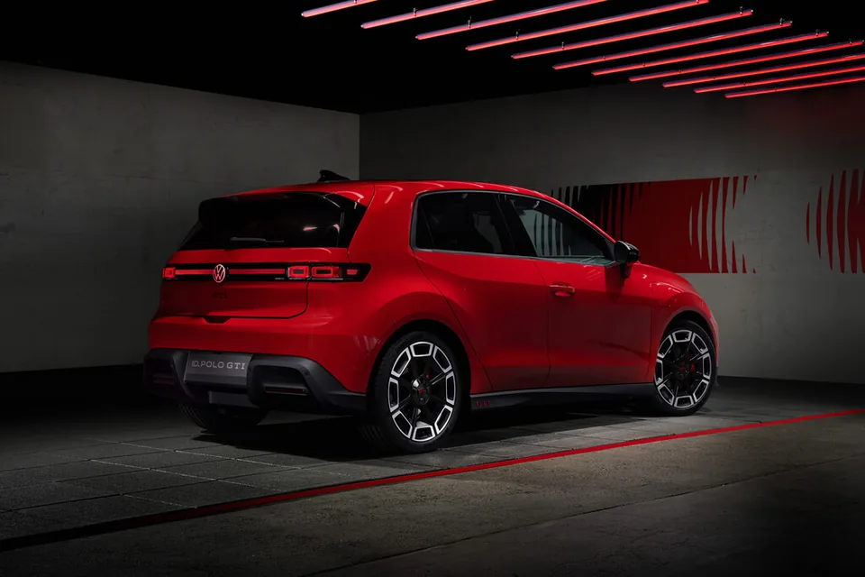 Volkswagen Unveils First Fully Electric GTI Model - image 4