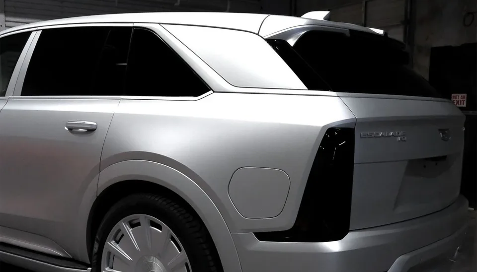 Cadillac Escalade IQL Gets Unique Matte Wrap - image 2