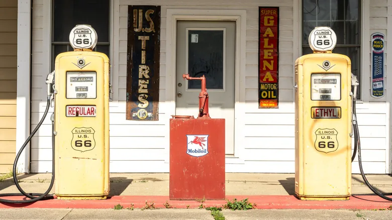 The Evolution of Gas Stations: From Hand-Poured Fuel to Modern Convenience - image 2