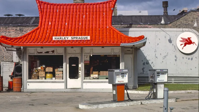 The Evolution of Gas Stations: From Hand-Poured Fuel to Modern Convenience - image 3
