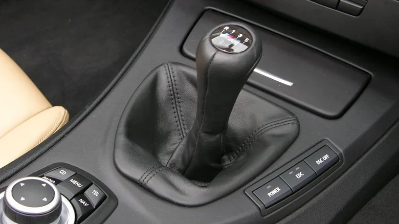 Mastering the Art of Stick Shift Driving - image 2