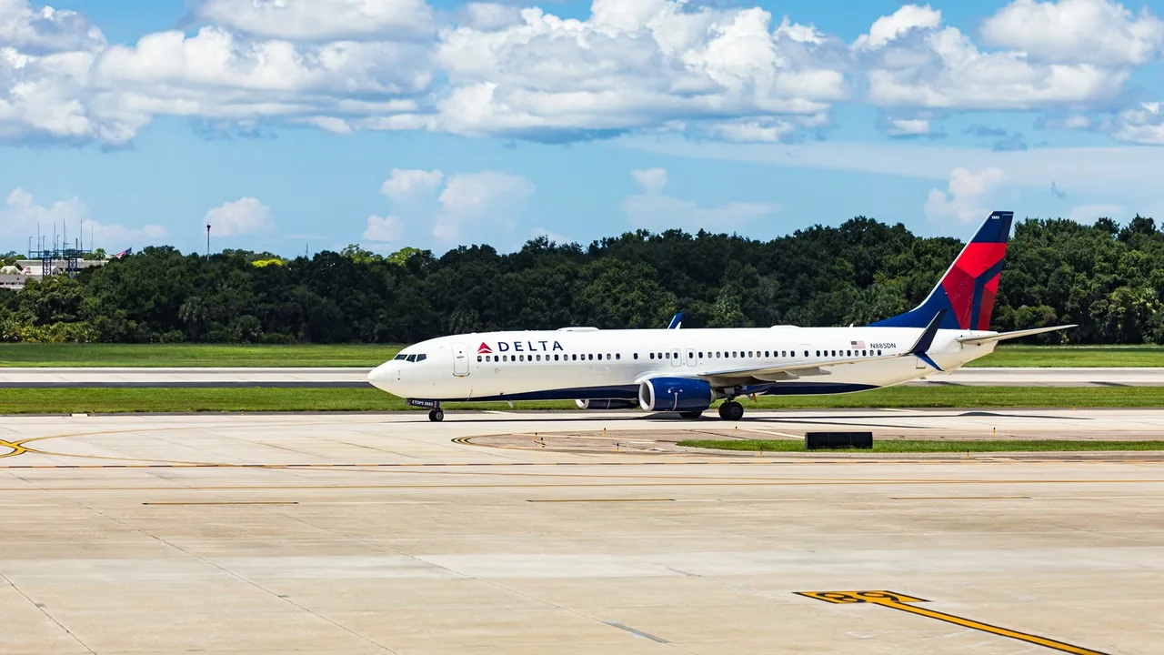 Delta Flight Diverts After Disabled Plane Occupies Albuquerque Runway