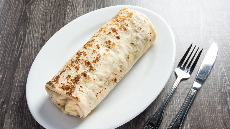 The Worst Food to Eat While Driving - image 3