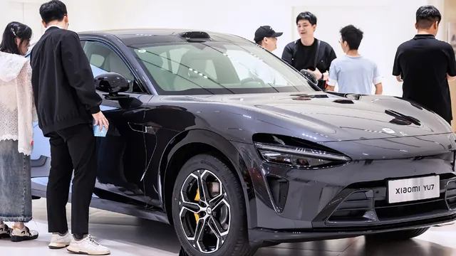 Xiaomi Takes Aim at Tesla's Model Y with Cheaper YU7 Standard Edition