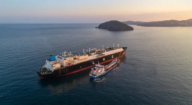 Santos Focuses LNG and Oil Expansion