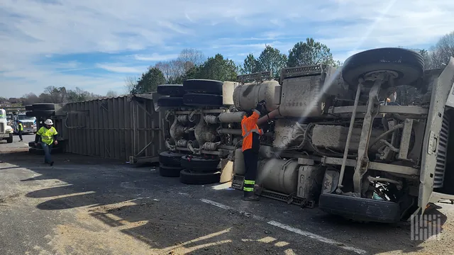 Trucking Crisis Deepens as Insurers Struggle with Record Losses