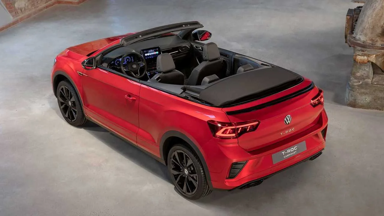 Volkswagen Unveils Manual-Gearbox Convertible SUV