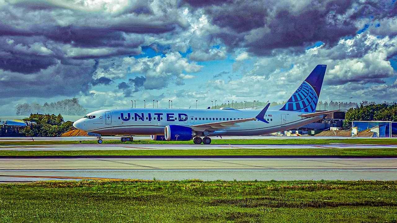United Airlines Scraps Merger Plans Amid American Airlines Rebuff