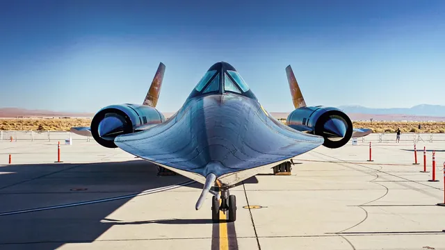 Aerodynamic Marvel: SR-71 Blackbird's Heat-Resistant Windshield