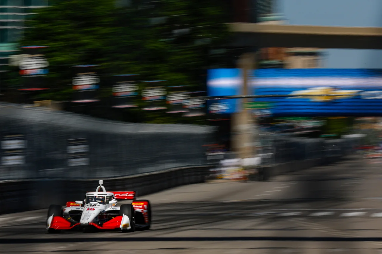 Detroit Street Course Tests IndyCar Drivers' Skills