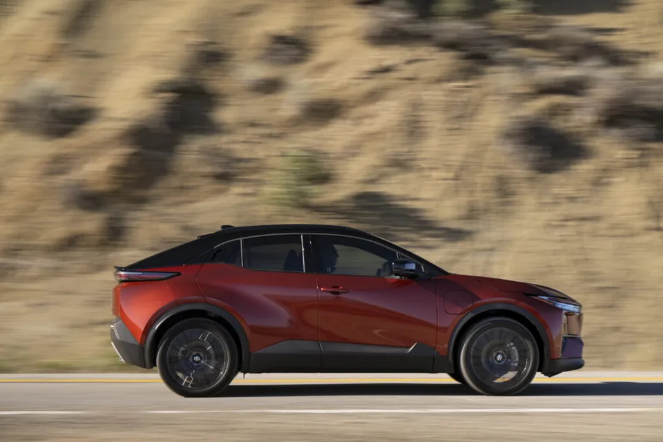 Toyota C-HR: A Sporty Spin on the Compact Electric SUV - image 2