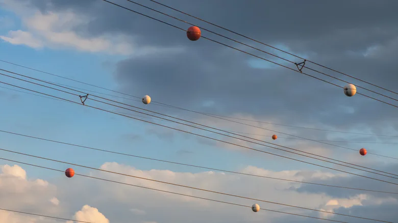 Why Power Lines Have Orange Balls - image 2