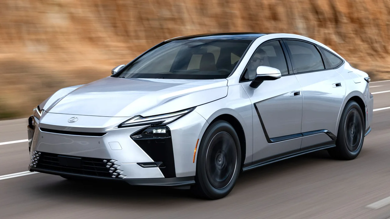 Lexus Engineers' Feud Over New ES Reveals Industry Challenges