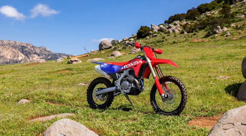 Honda Redesigns CRF450 Models for 2027 Off-Road Rollout - image 3
