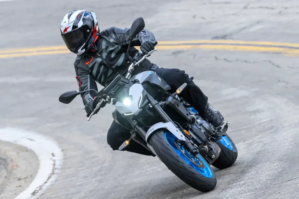 Yamaha MT-07 Review: A Masterclass in Balance - image 3