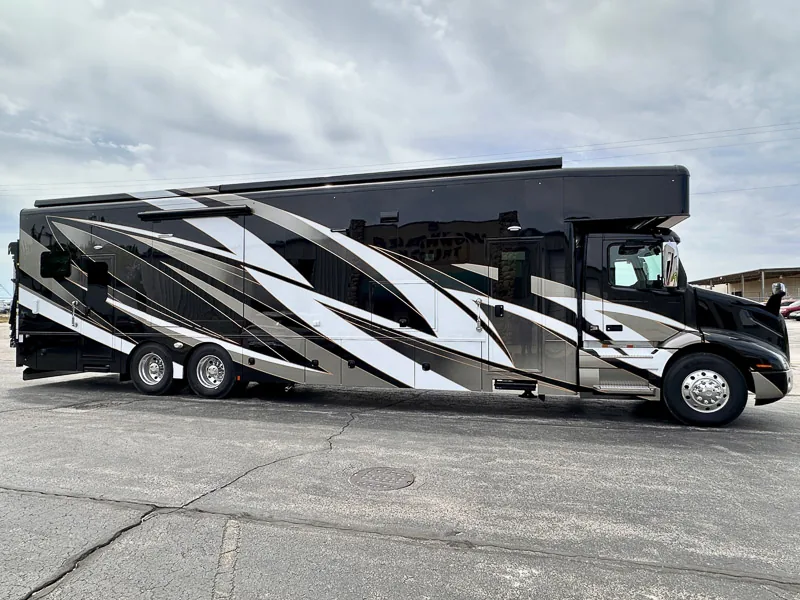 Distinctive Toy Hauler Builder ShowHauler Takes Customization to New Heights - image 2