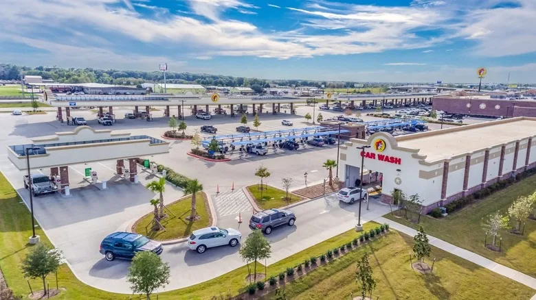 Buc-ee's Sets Sights on World Records with Humongous Gas Stations - image 3