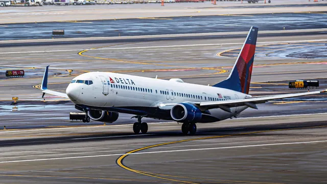 Boeing 737-900ER's Long Takeoff Roll Exposed