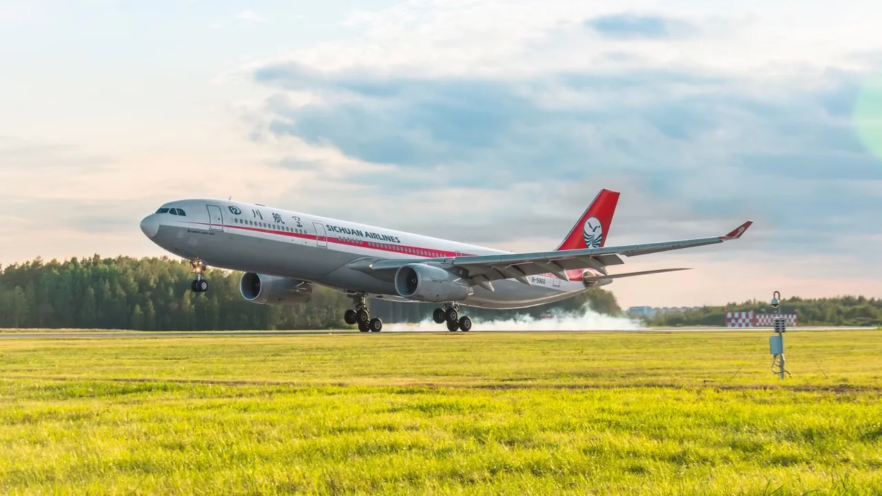 Sichuan Airlines' Unusual Fifth Freedom Flight