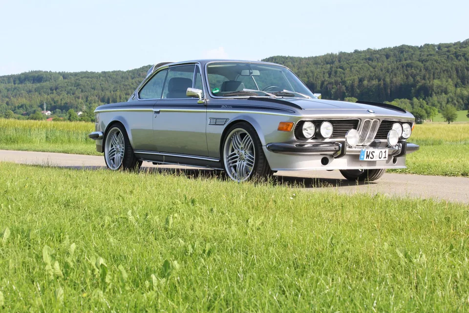 BMW CSL Coupe Hides A Whole M5 Underneath - image 4