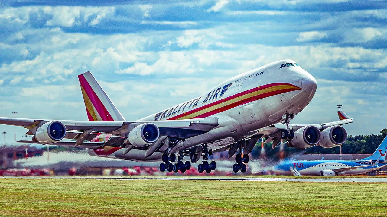 Cargo Airlines Hoard Boeing 747 Freighters