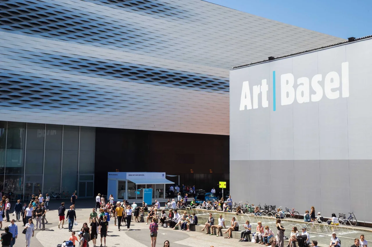 BMW Symbiotic Drive Technology Translated into Immersive Art Installation