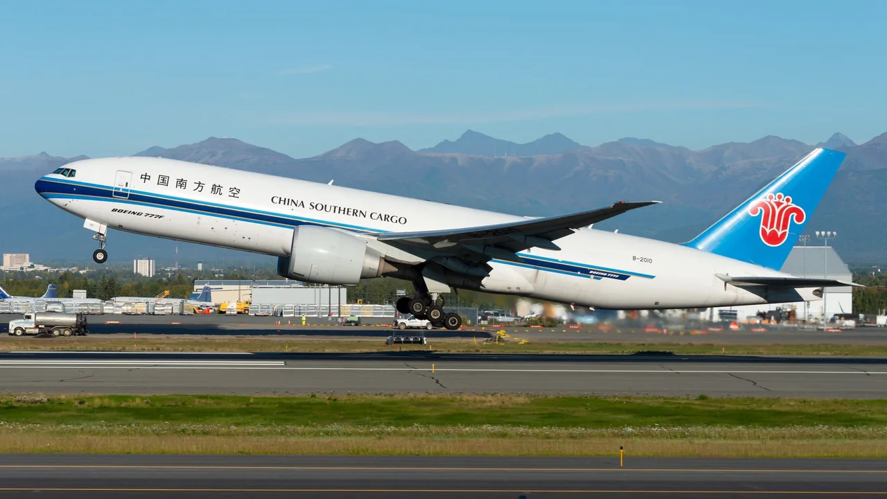 FedEx and China Southern Airlines Team Up for Cargo Cooperation