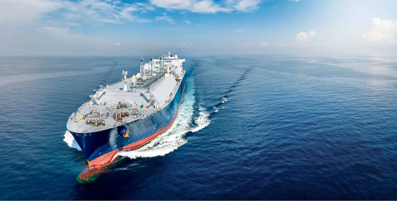 Strait of Hormuz LNG Tanker Traffic Eases Amid War Tensions