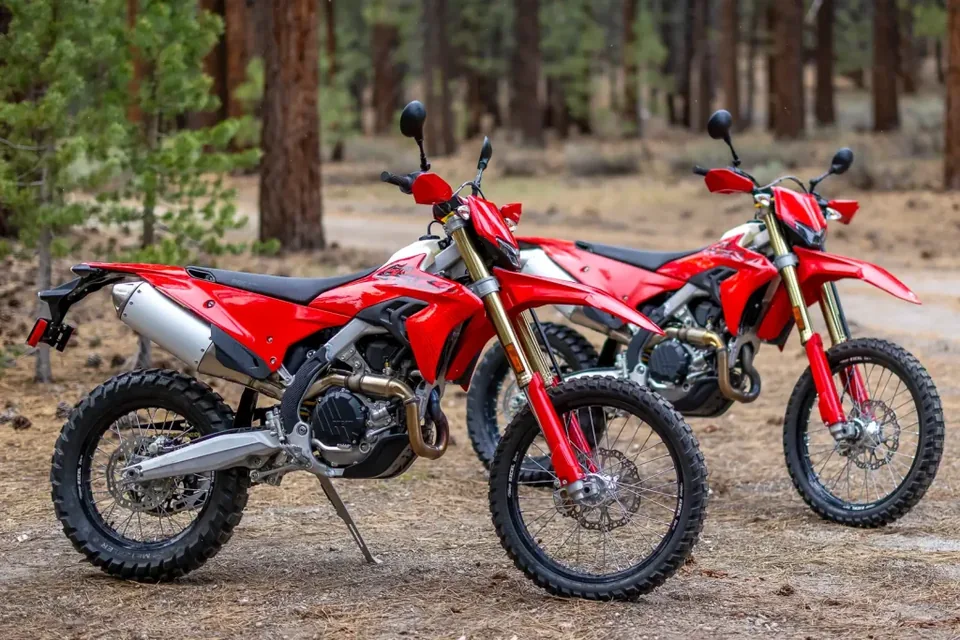 2027 Ducati Desmo450 EDS: A Dual-Sport Bike Born from Off-Road Roots - image 2