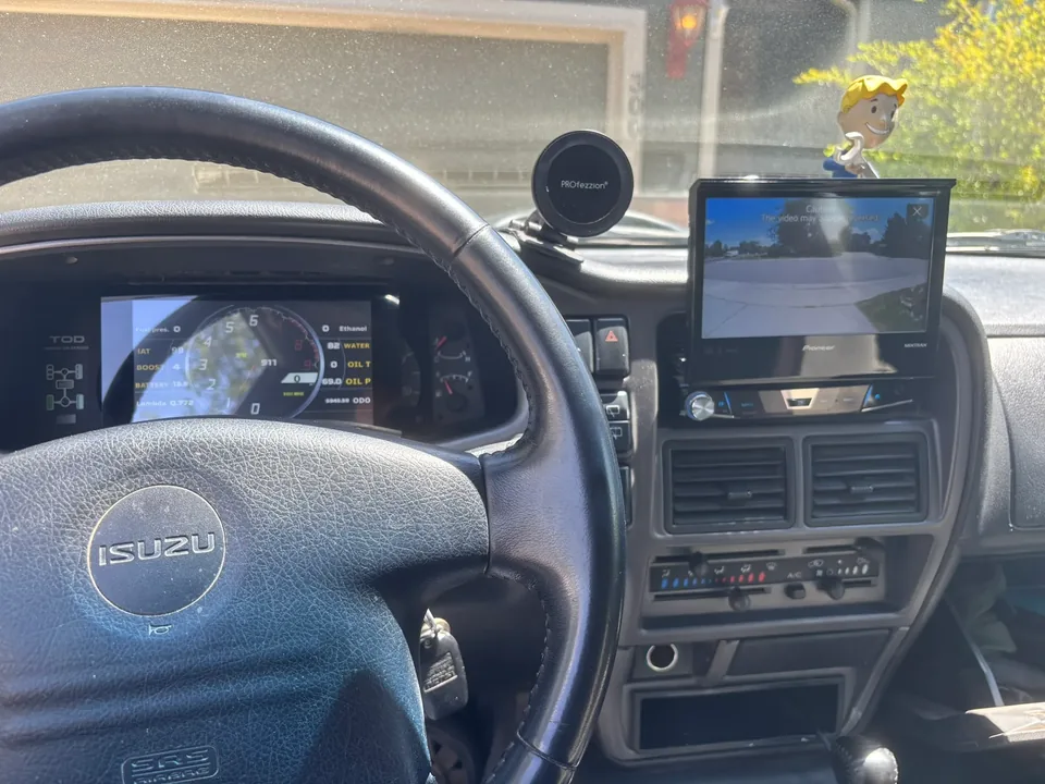 Lexus V8 Powers Isuzu's Wildest SUV to $12,000 Sale - image 4