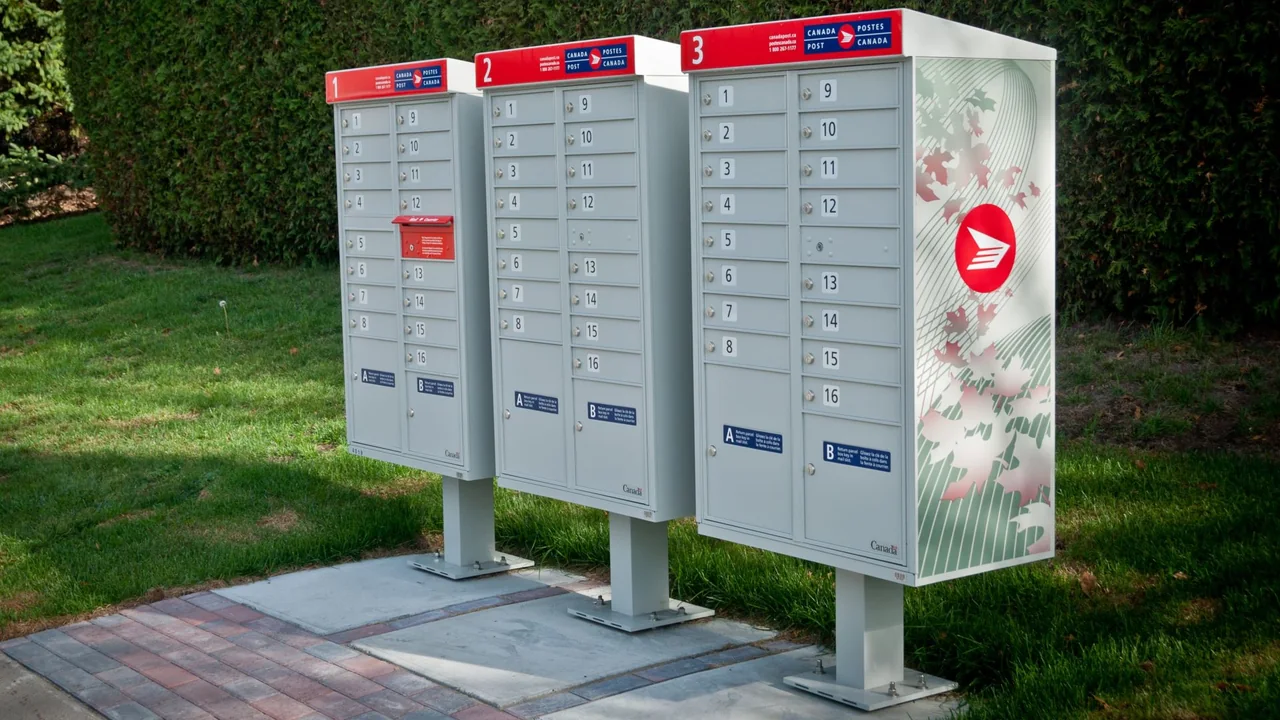 Canada Post to Ditch Door-to-Door Delivery