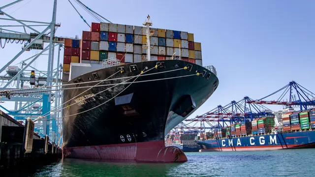Port of Los Angeles Sees 7% Decline in Container Volumes