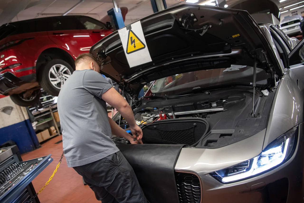 Electric Vehicle Maintenance: A Comprehensive Guide