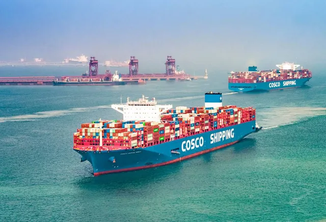 Shipping Chaos: COSCO Halts New Bookings in Middle East