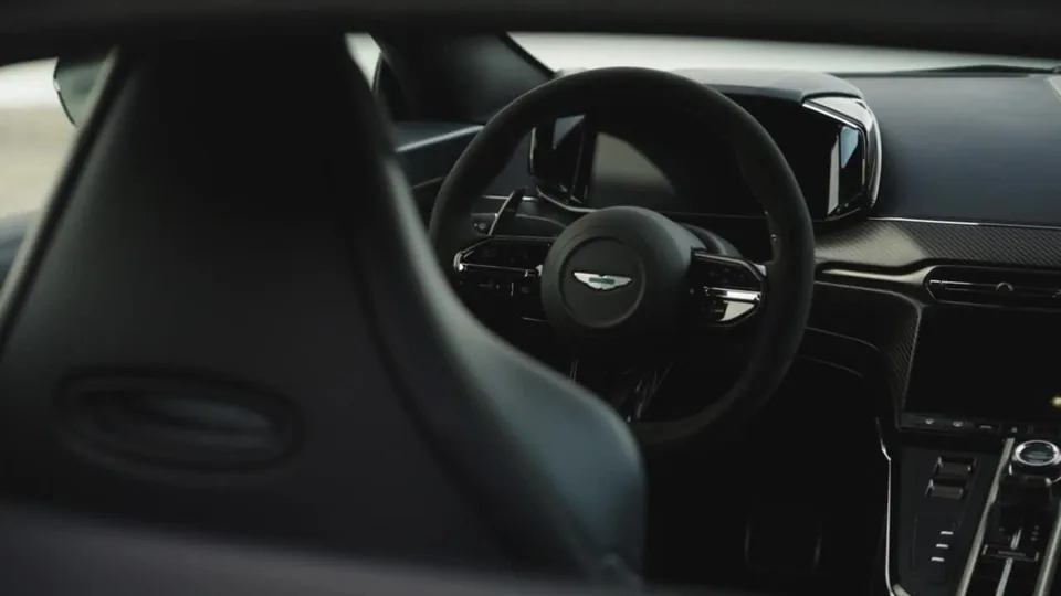 Aston Martin Vantage S: A Masterclass in Confidence - image 3